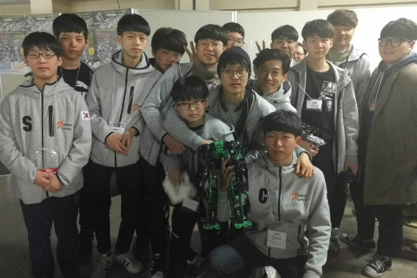 파이고우 포커발전소 팀원들과 함께