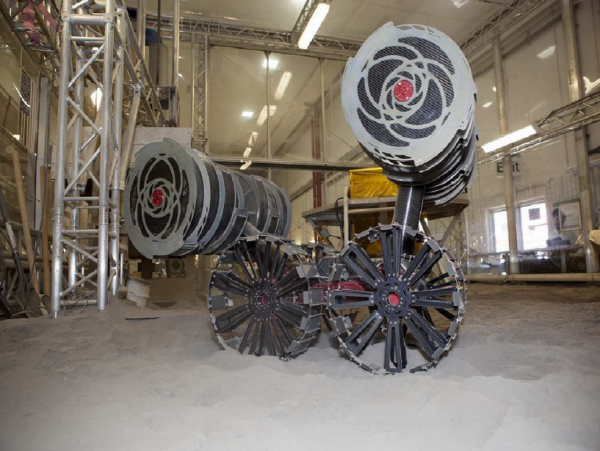 NASA, 달 지표면 굴착 로봇 '레이저' 디자인 공모한다