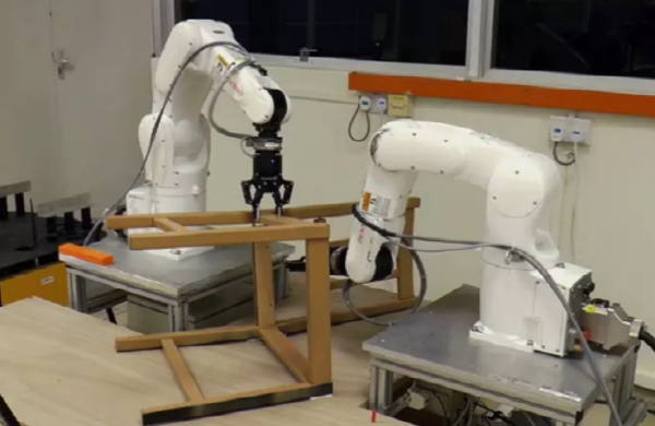 ▲ 싱가폴 난양이공대의 이케아 조립 로봇