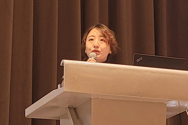 ▲안혜민 울산과학기술원 조교수가 제19회 한국크레이지 슬롯 먹튀종합학술대회 신진연구자 세션에서 발표하고 있다. 