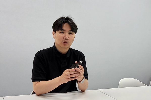 ▲에이딘로보틱스 이윤행 대표가 본지와 인터뷰를 하고 있다. 