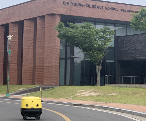제타위성로보틱스, 한동대에 위성연계 자율주행 배달로봇 납품 - 뉴스 썸네일 이미지