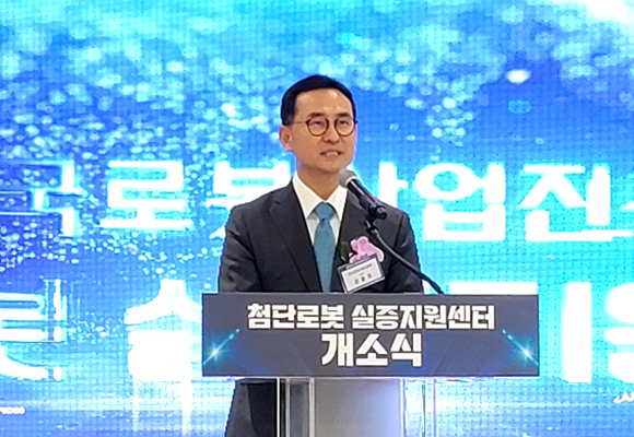 ▲개소식에서 환영사를 하고 있는 꽁 머니 슬롯 강철호 원장. (사진=조규남 전문기자)