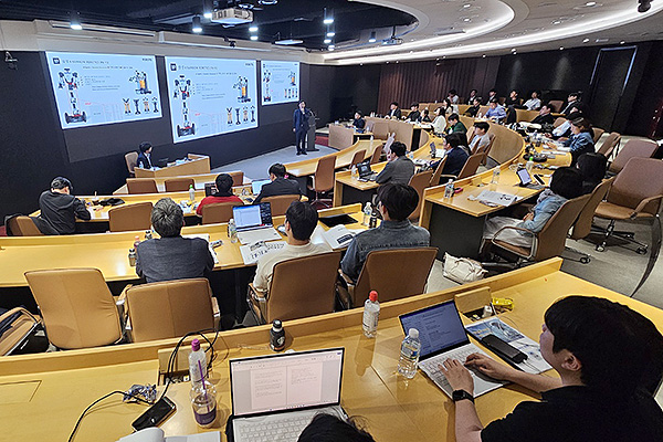 ▲ '2025 로보틱스 데이' 행사가 열리고 있는 유진투자증권 여의도 본사 사옥 16층 회의실(사진=전승민 기자)