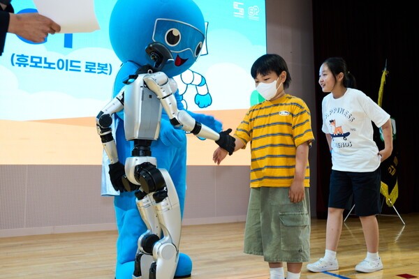 ▲ 휴머노이드 슬롯사이트 추천 시연쇼(사진=국립중앙과학관)