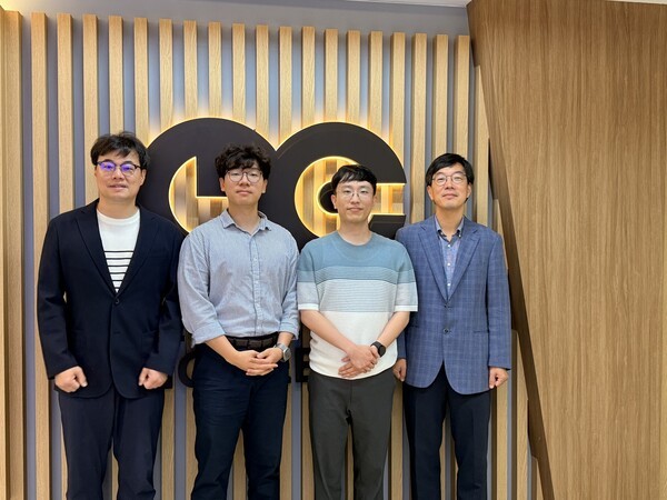 ▲(왼쪽부터) 박인규 KAIST 기계공학과 교수, 정용록 경북대 기계공학과 교수, 박현규 KAIST 기계공학과 박사, 김정 KAIST 기계공학과 교수. (사진=KAIST)