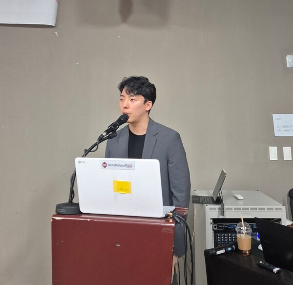 ▲나윤성 한화로보틱스 대리가 발표하고 있다.