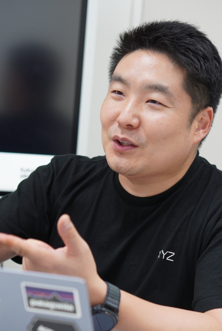 ▲황성재 이브벳가 본지와 인터뷰 하고 있다.