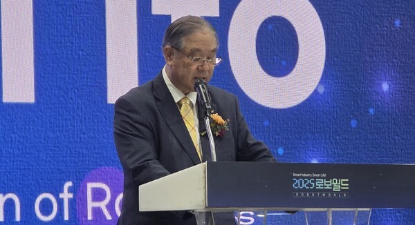 ▲다카유키 이토 국제라이트닝 바카라 사이트연맹(IFR) 회장은 축사를 하고 있다.