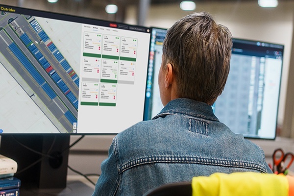▲아웃라이더는 내년에 아웃라이더 시스템이 출시됨에 따라 무인 야적장 운영을 위한 엔터프라이즈급 지원 서비스를 시작한다. (사진=아웃라이더)