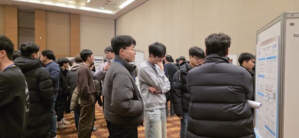 ▲5일 뱅크카지노 알펜시아 컨벤션센터 2층 메도우홀에서 열린 포스터 세션 모습