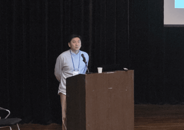 ▲한양대 김완수 교수가 6일 KRoC 2026에서 초청콜로세움 토토을 하고 있다. 