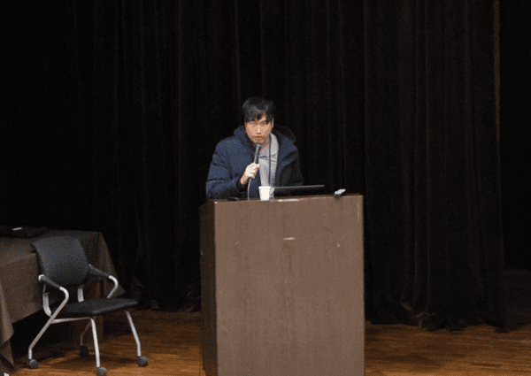 ▲서울대 유영재 교수가 6일 KRoC 2026에서 초청콜로세움 토토을 하고 있다. 