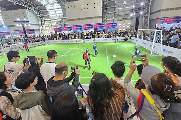 ▲사진은 작년 중국 ‘상하이자동차전시센터’에서 열린 ‘중국 휴머노이드 카지노 전략 생태대회(CHREC)’ 모습