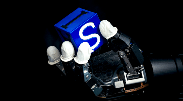 ▲'제로샷 인-핸드 매니퓰레이션’ 기술 시연. (사진=생추어리 AI)