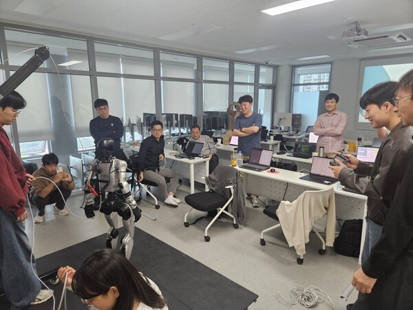 ▲수업 현장. (사진=에볼루션 바카라 무료)