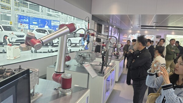 ▲다양한 협동 사이다카지노들이 참관단을 맞이한다. (사진=사이다카지노신문)