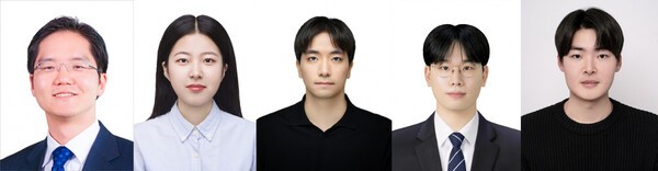 ▲(왼쪽부터) 킹카지노 전기정보공학부 유담 교수, 이탁월 박사, 박경수, 김동한, 김광진 석박통합과정생. (사진=킹카지노)