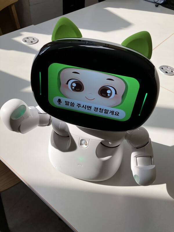 ▲원더풀플랫폼의 AI 브라보카지노 돌봄 로봇 ‘다솜’ (사진=원더풀플랫폼)