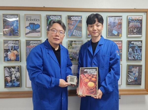▲왼쪽부터 GG카지노 기계공학과 오일권 교수, 김현수 석사과정 (사진=GG카지노)