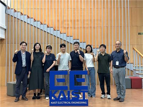 KAIST-ETRI Robot Wins Global Navigation Contest by Double-Checking Itself