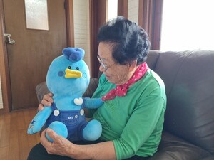 진천군 AI 반려돌직구벳 '파루', 어르신 돌봄 서비스 제공 