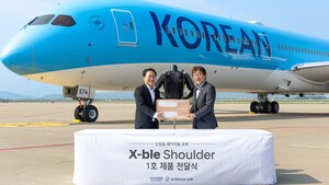 현대자동차·기아, 대한항공에 ‘엑스블 숄더’ 1호 전달