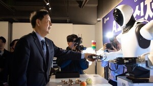 뉴로메카, 휴머노이드 비트코인카지노 전략 본격화…경제 부총리 현장 방문